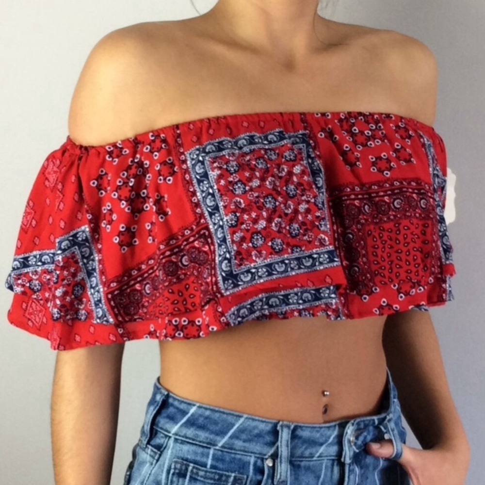 Altar’d State Off The Shoulder Printed Crop Top